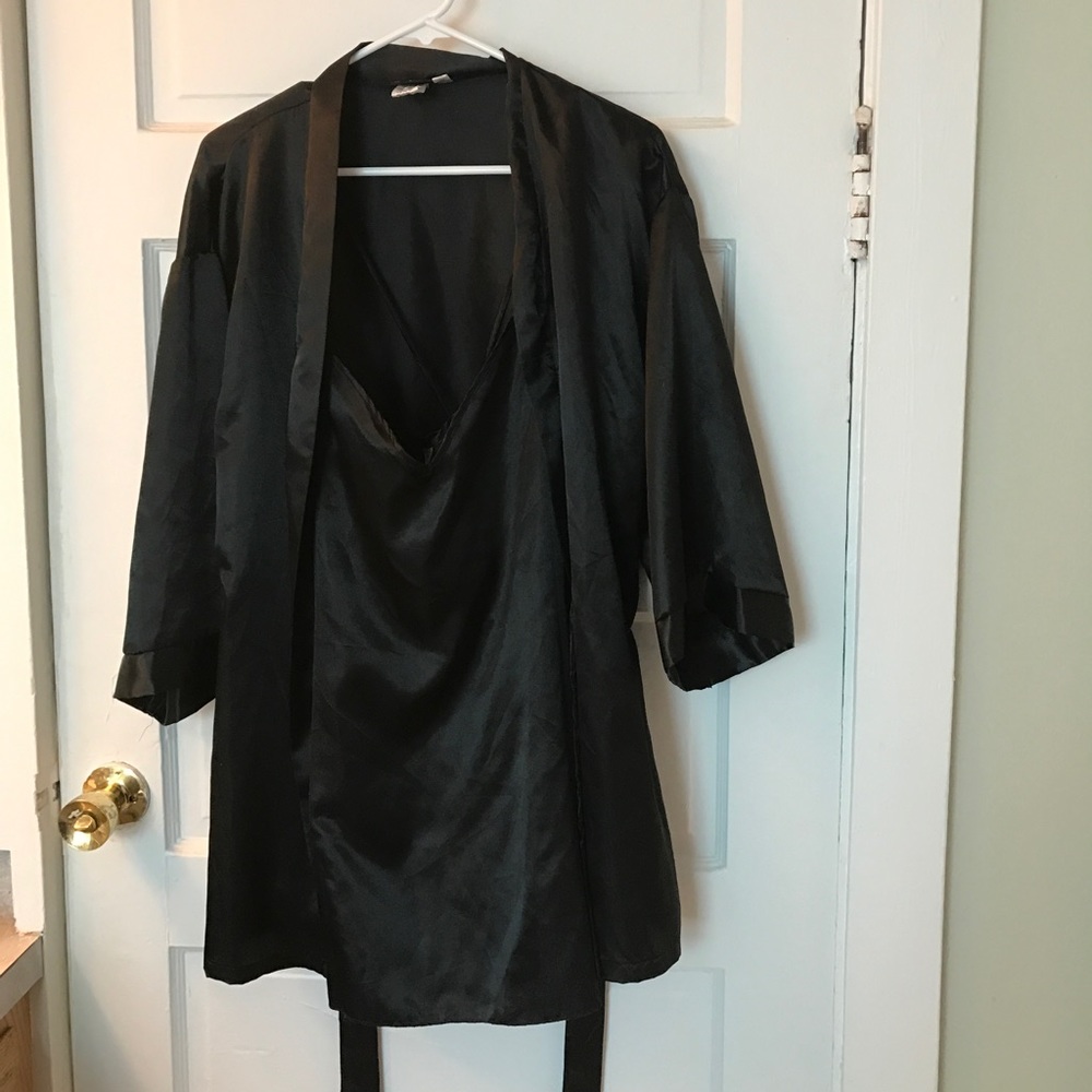 Dreamgirl M satin lingerie set black robe chemise
